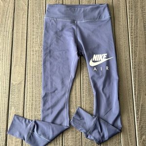 NWOT Nike 7/8 length high waisted legging
